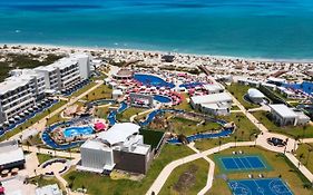 Planet Hollywood Beach Resort Cancun